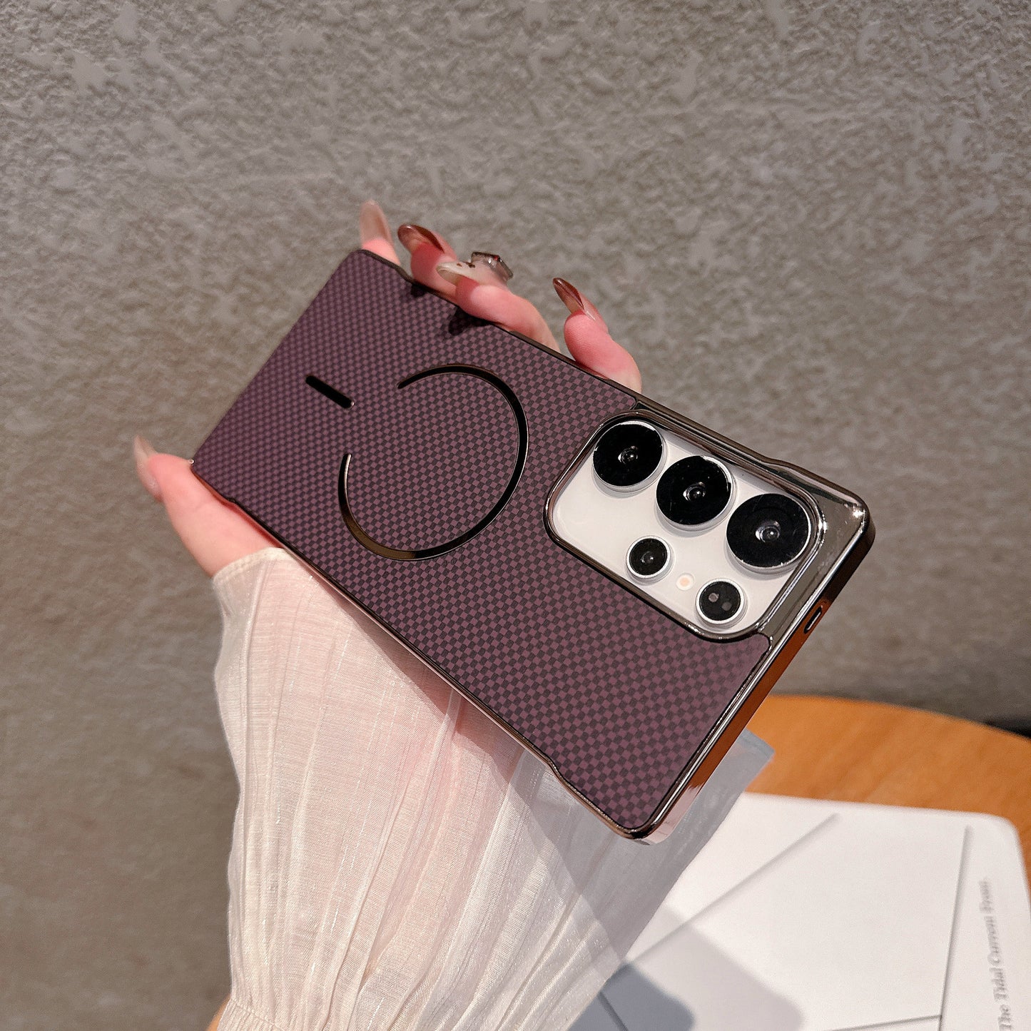 Ultra-thin Borderless Kevlar Texture Magnetic Electroplated Phone Case For Samsung Galaxy